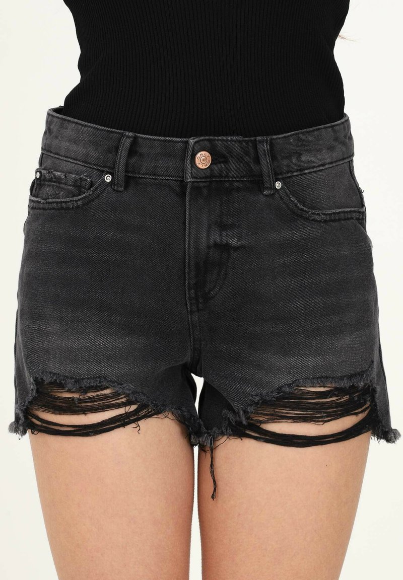 Short jeans NOIR, poches au dos seulement
