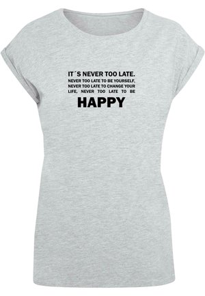Merchcode, NEVER TOO LATE EXTENDED SHOULDER  - T-shirt z nadrukiem