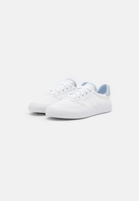 Adidas Skateboarding 3MC VULC - Sapatilhas - footwear white/halo blue