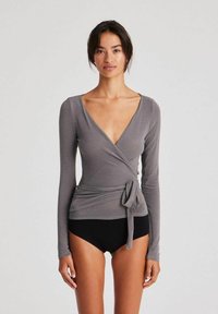 ANNE WRAP - Langærmet T-shirt - dark gull grey