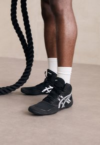 Unselected, black/pure silver