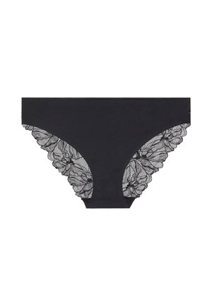 Sous-vêtements en coton noir avec une bordure en dentelle florale le long de la taille et des ouvertures de jambe, offrant un corps en tissu lisse et une texture délicate.