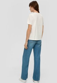 s.Oliver MIT PAILLETTEN-STICKEREI - T-shirt print - ecru