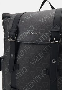 Valentino Bags ZEFIR - Mochila - nero/multicolor