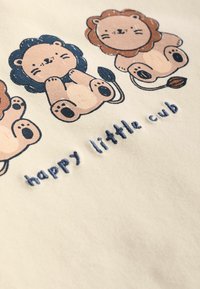 Thumbnail Image 15