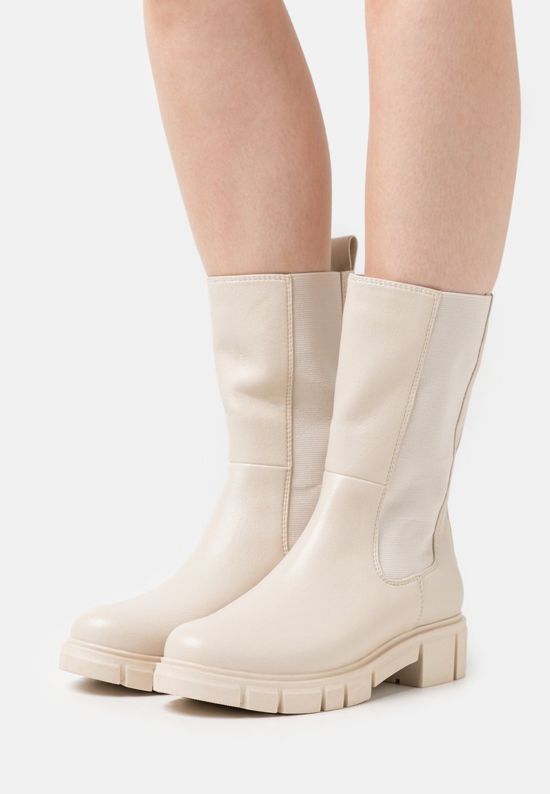 Marco Tozzi - Classic ankle boots - cream, Enlarge