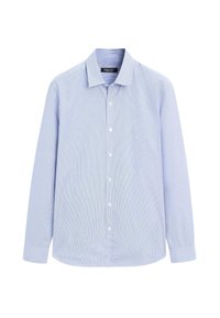 Camicia azzurro chiaro a maniche lunghe con sottili righe bianche, colletto con bottoni, bottoni bianchi a contrasto e orlo dritto.