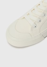 Love Moschino NEW POP LOVE - Αθλητικά παπούτσια - white