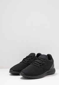 Pier One Sneakers - black
