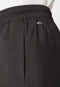 Valgt, black
