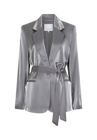 Zilveren satijnen blazer met lange mouwen, geknoopte revers, een strikgordel in de taille en twee voorzakken. Gladde textuur en een slank ontwerp.