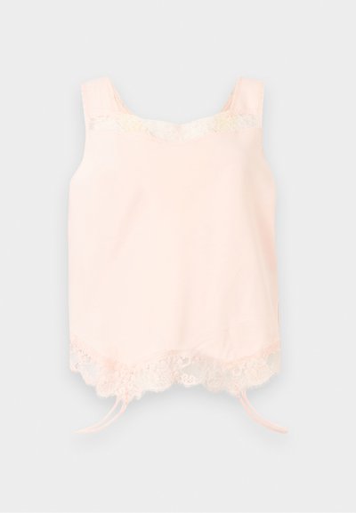 Αμάνικη ροζ ανοιχτό φανέλα με δαντελένιο τελείωμα στο λαιμό και στο τελείωμα, με δύο κορδέλες δεσίματος στο κάτω μπροστινό μέρος.