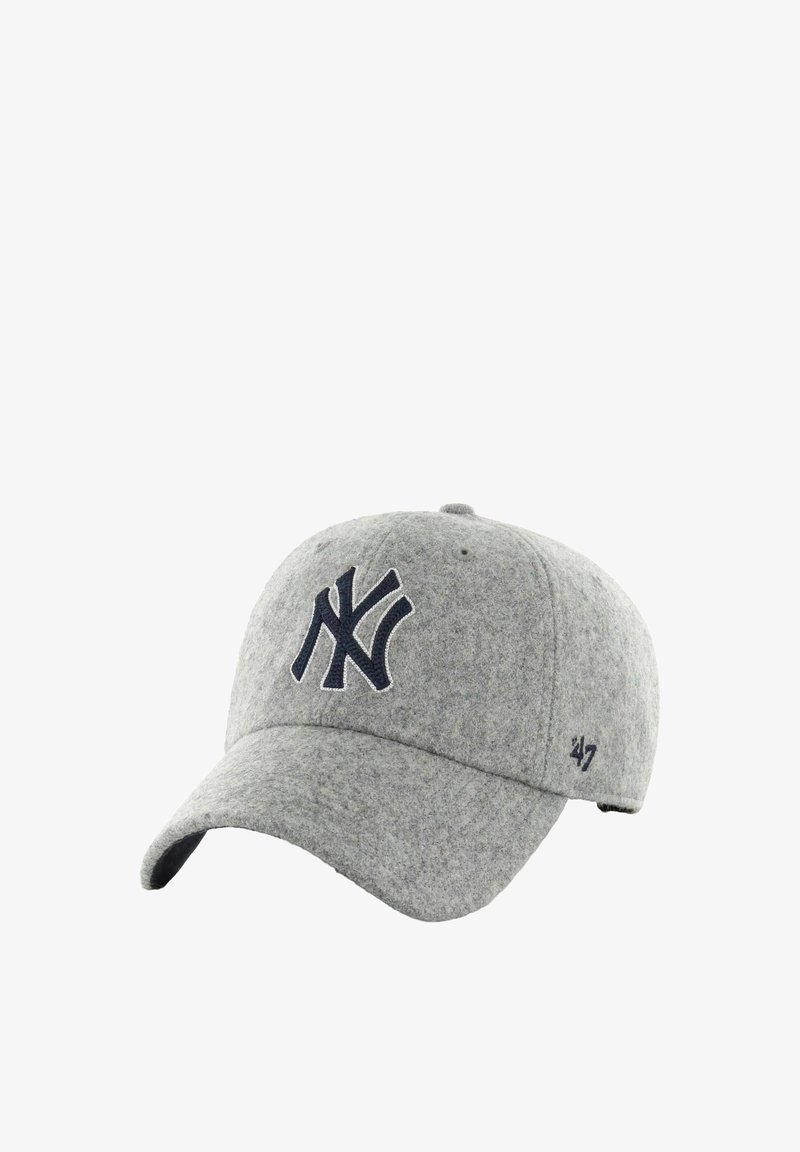 Graue Woll-Baseballmütze mit einem Navy-Logo der New York Yankees, gebogenem Schirm und gestickten Details, mit ‚47‘-Markierung an der Seite.