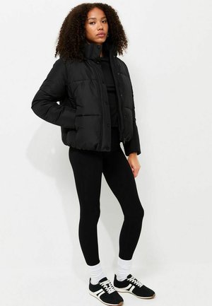 New Look, HOODED CROP PUFFER JACKET - Winter jacket - black