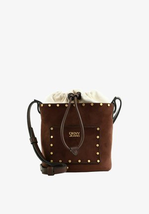 DKNY, PAYTON BUCKET BAG - Sac bandoulière - chocolate