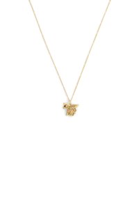 Fijne gouden ketting met een klein Pegasus-hanger met vleugels en een roze edelsteen op zijn lichaam, hangend aan een verfijnde gouden ketting.