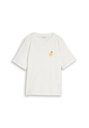 T-shirt blanc à manches courtes avec col rond et petit motif pêche jaune sur la poitrine gauche.