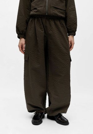 KARIERTE - Cargobukser - seal brown