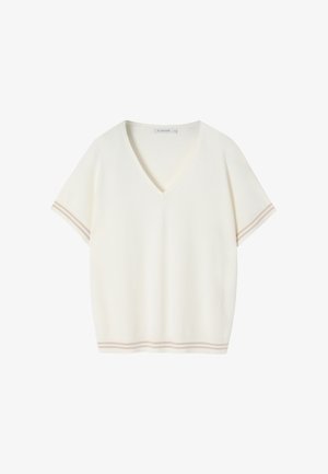 V-pääntie, lyhythihainen paita off-white-kankaasta, jossa on pehmeä rakenne. Hieman vaaleanruskeat raidat hihansuiden reunassa.