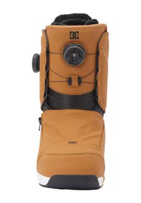 Botas de snowboard marrones con sistema de ajuste BOA, cuello acolchado, elementos en negro y suela de goma blanca. Material texturizado similar al cuero.