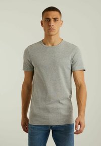 CHASIN' - BASE-B - Tricou basic - light grey Imagine miniatură 1