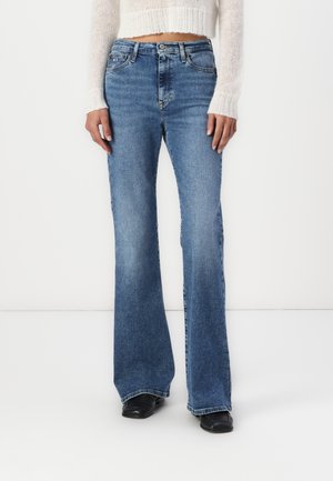 Vaqueros a campana - blue denim