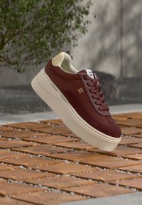 Sélectionné, brown overflow