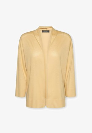 Cardigan abierto de frente en color amarillo suave con mangas tres cuartos y puños y dobladillo acanalados, mostrado sobre un fondo blanco.