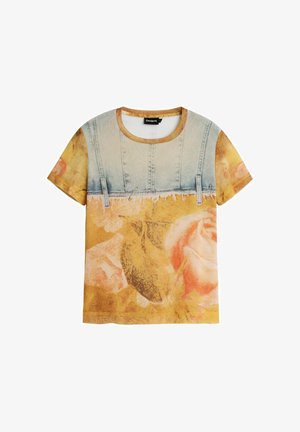 Kurzarmhemd mit Aufdruck einer Jeansjacke oben und verblasstem orange-gelbem Blumenmuster unten und an den Ärmeln.