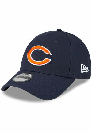 Cappellino da baseball blu navy in tessuto, con un logo "C" ricamato arancione e bianco sul davanti e un piccolo logo bianco di lato.