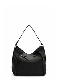 Černá kožená kabelka s zakřiveným tvarem, jedním popruhem a přední kapsou na zip. Má texturovaný povrch a kovové doplňky ve zlaté barvě.