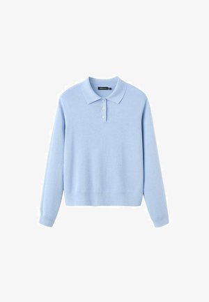 Maglione a collo polo azzurro chiaro, con maniche lunghe e tre bottoni. Realizzato in tessuto morbido con una texture liscia e un design accorciato.