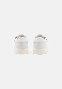 Calvin Klein LACE UP ZIP biały