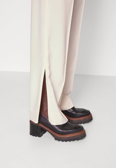 See by Chloé Παντελόνι - light ivory