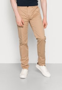 Scotch & Soda - STUART CLASSIC REGULAR FIT - Chinos tipa bikses - sand Miniatūras attēls 1