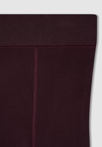 Burgundowe legginsy z szerokim, prążkowanym pasem, gładką strukturą i płaskimi szwami dla dodatkowej trwałości.