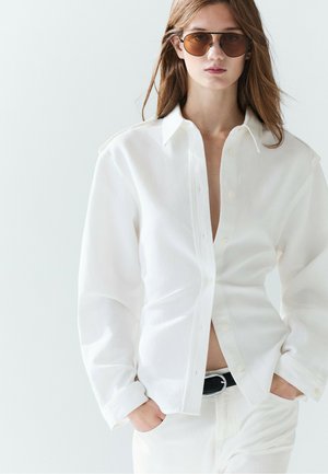 Massimo Dutti, COTTON AND LINEN BLEND SHIRT WITH SHOULDER DETAIL - Hemdbluse - white