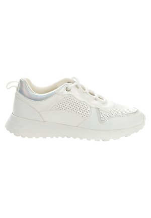 Sneakers - white