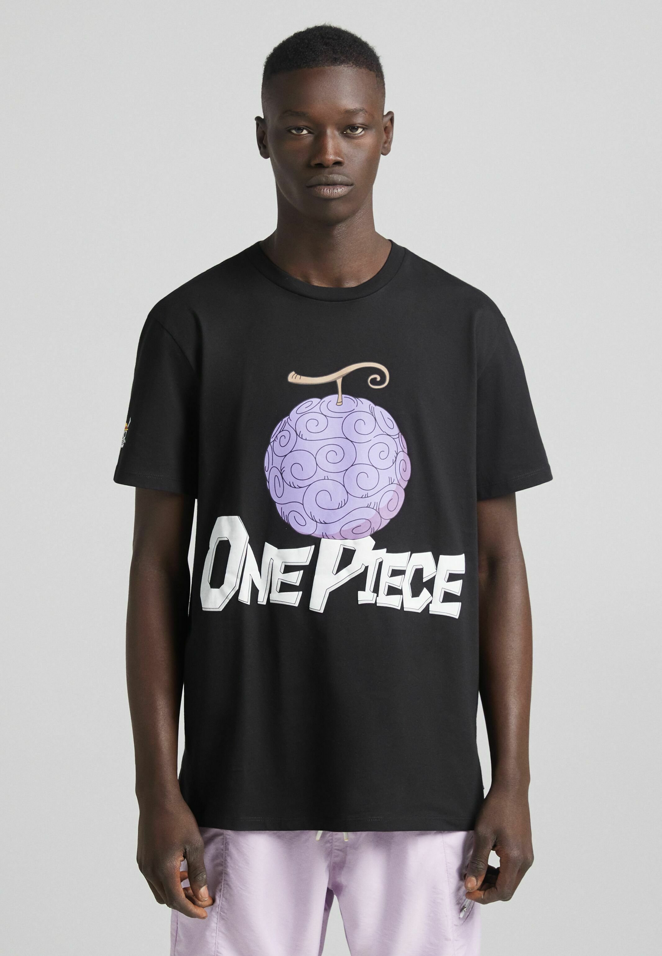 Огромный выбор футболок. Футболка 1с. Ван гог звёздная ночь рубашка. Футболка one piece bershka. Футболка oneplus.