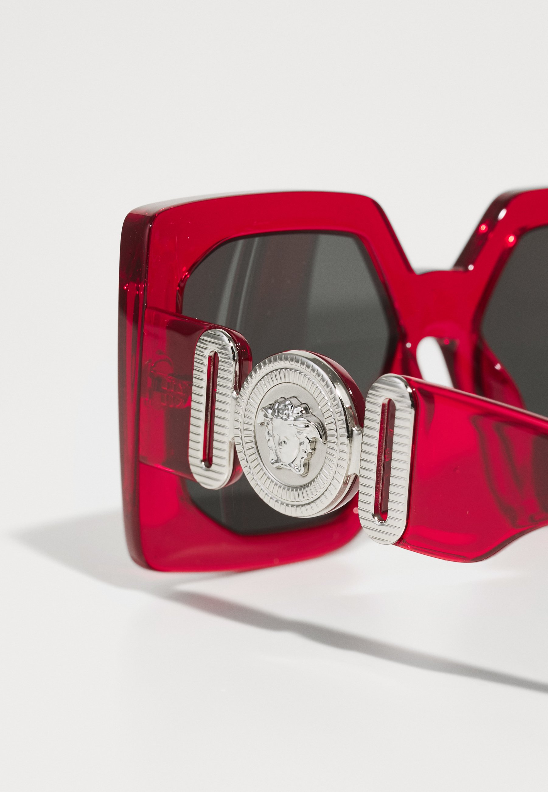 VERSACE シグネチャー ラウンドジップ ケース レッド I ♡ バロック