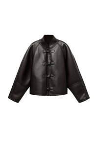 Giacca di pelle marrone scuro con chiusure a toggle, maniche ampie e colletto e interno foderati in pile.