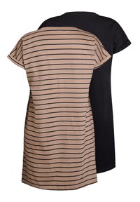 Deux t-shirts : un beige avec des rayures noires horizontales, à manches courtes, et un noir uni, tous deux avec une coupe décontractée et en coton doux.