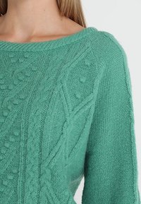 NAF NAF Sweter