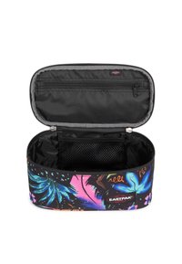 Eastpak etui met een zwarte basis, voorzien van levendige tropische patronen in paars, groen en oranje. Binnenin zit een netvak.
