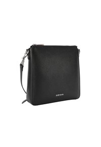 Borsa a tracolla in pelle nera con texture a granuli, chiusura con zip e tracolla rimovibile. Presenta un accento con logo sulla parte anteriore.