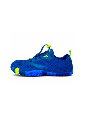 Zapatilla deportiva ligera azul con malla transpirable, detalles en amarillo neón, cordones ajustables con tope y suela texturizada para mejor agarre.
