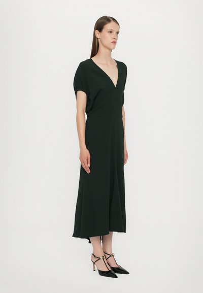 Victoria Beckham BLOUSON DETAIL MIDI DRESS - Vestido informal - dark pine