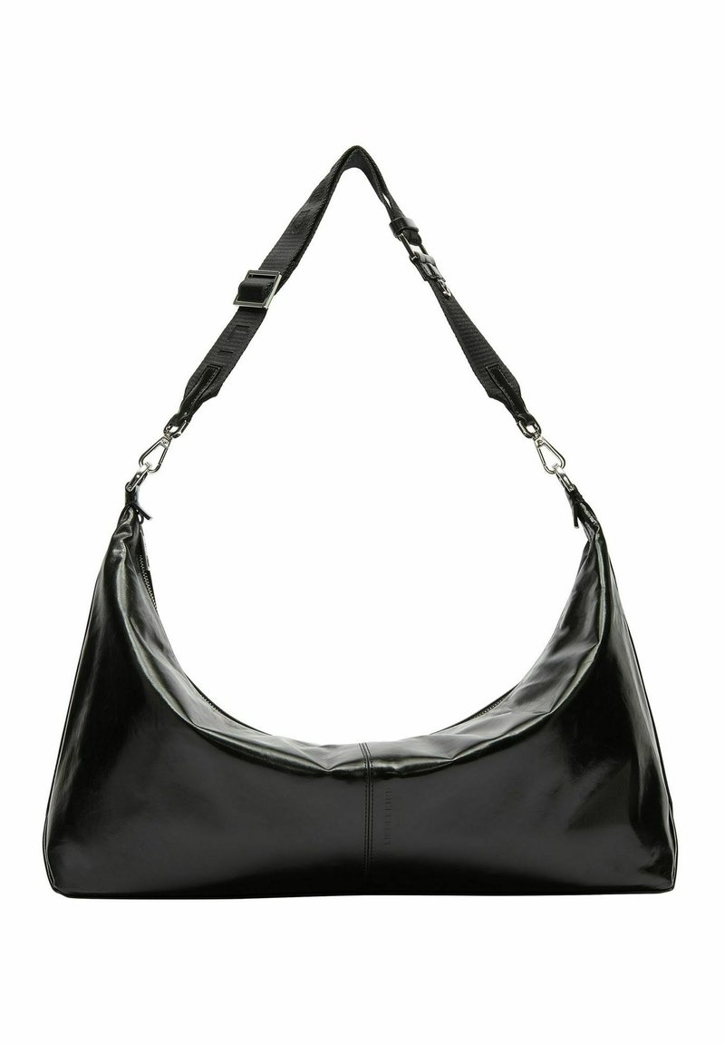 Sac à épaule en simili cuir noir, de forme arrondie, avec une bandoulière ajustable et des détails en métal. Texture lisse et brillante.