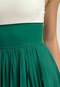 Wilson Abbigliamento sportivo - field green  sandrift