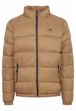 Gepolsterte Jacke in Hellbraun mit hohem Kragen. Verfügt über einen Frontreißverschluss und seitliche Taschen mit schwarzen Reißverschlüssen. Strukturierter, gestepptes Design.